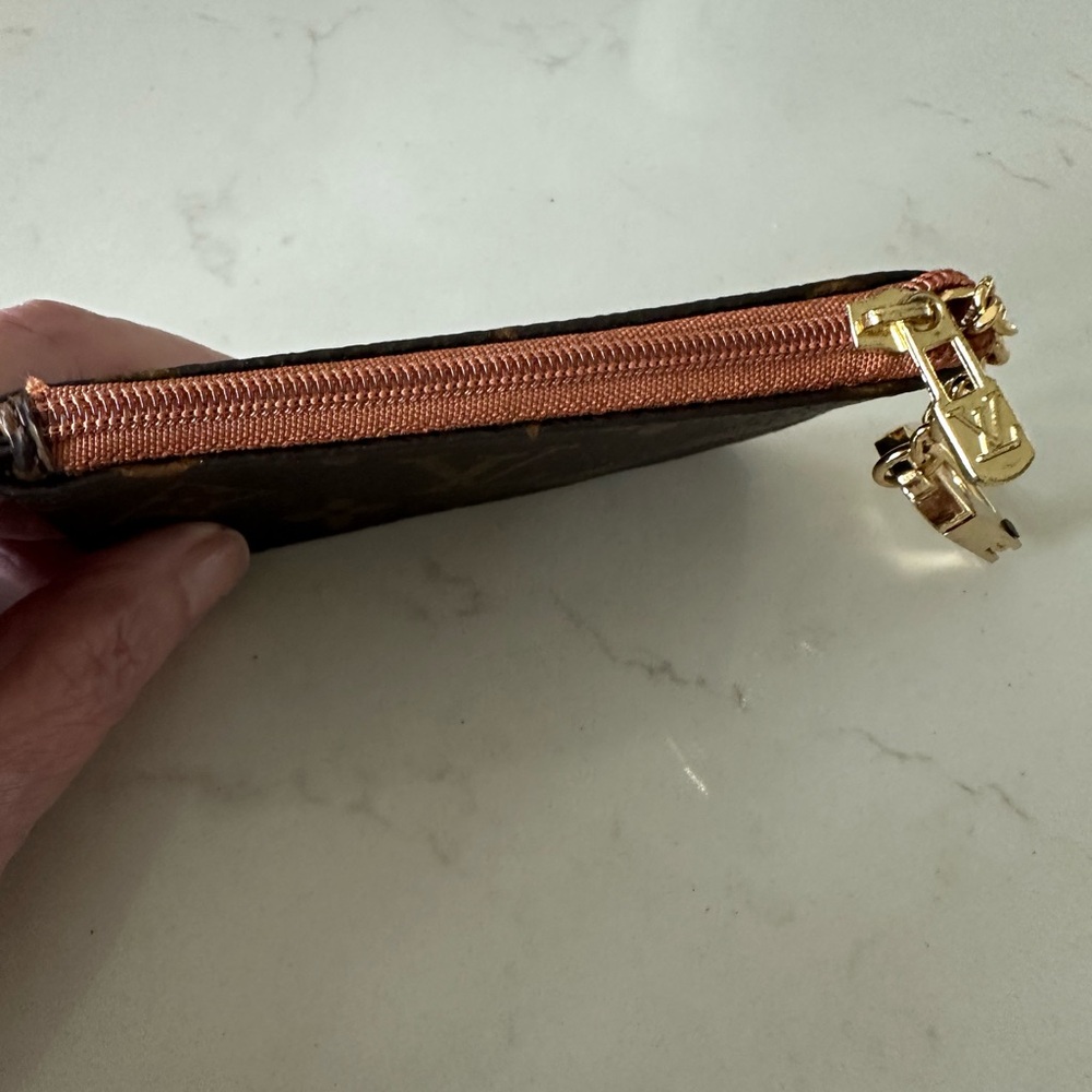 Louis Vuitton Brown Monogram Key, Card or Cash Holder - Picture 4 of 7
